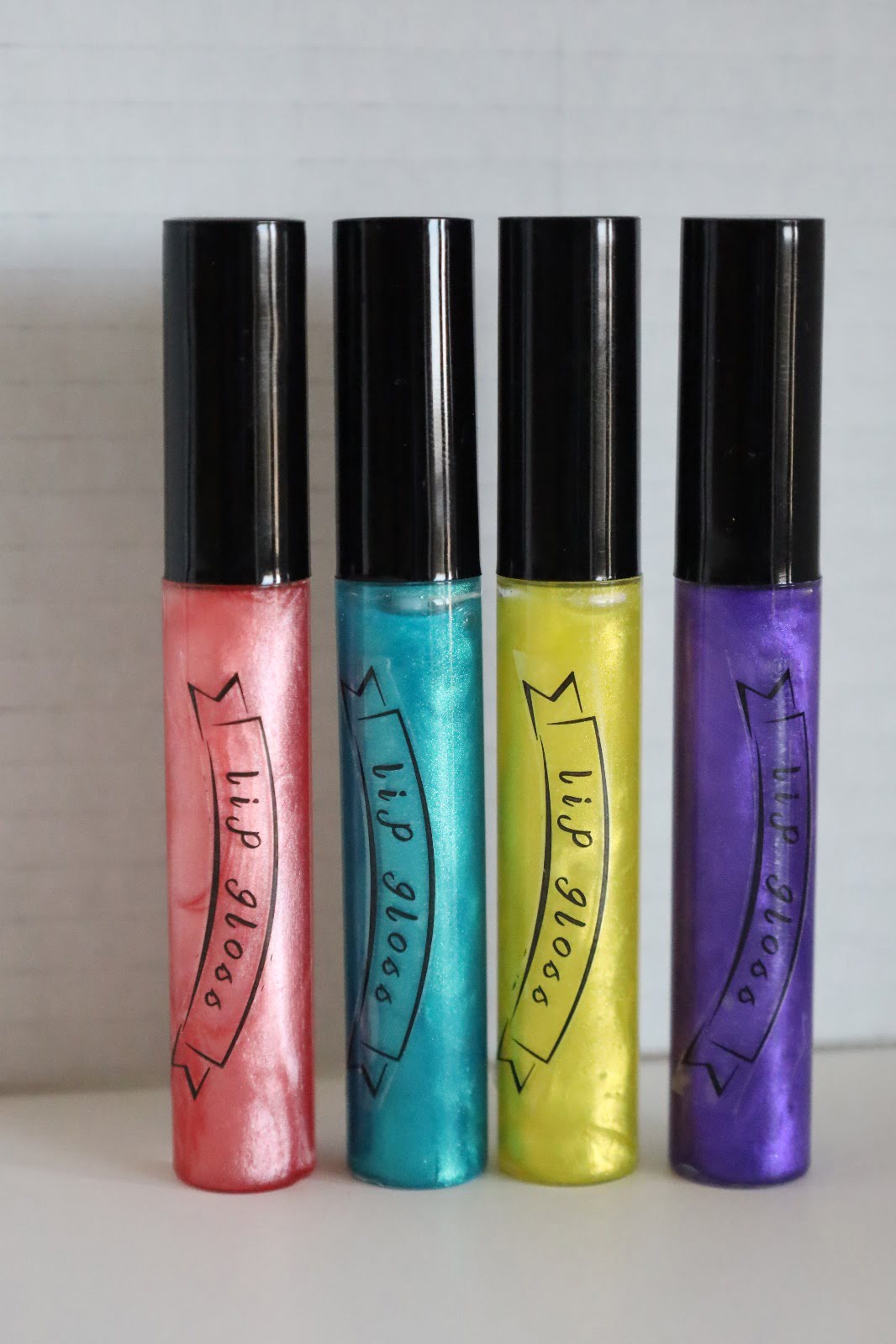 Lip Gloss (w/ applicator)