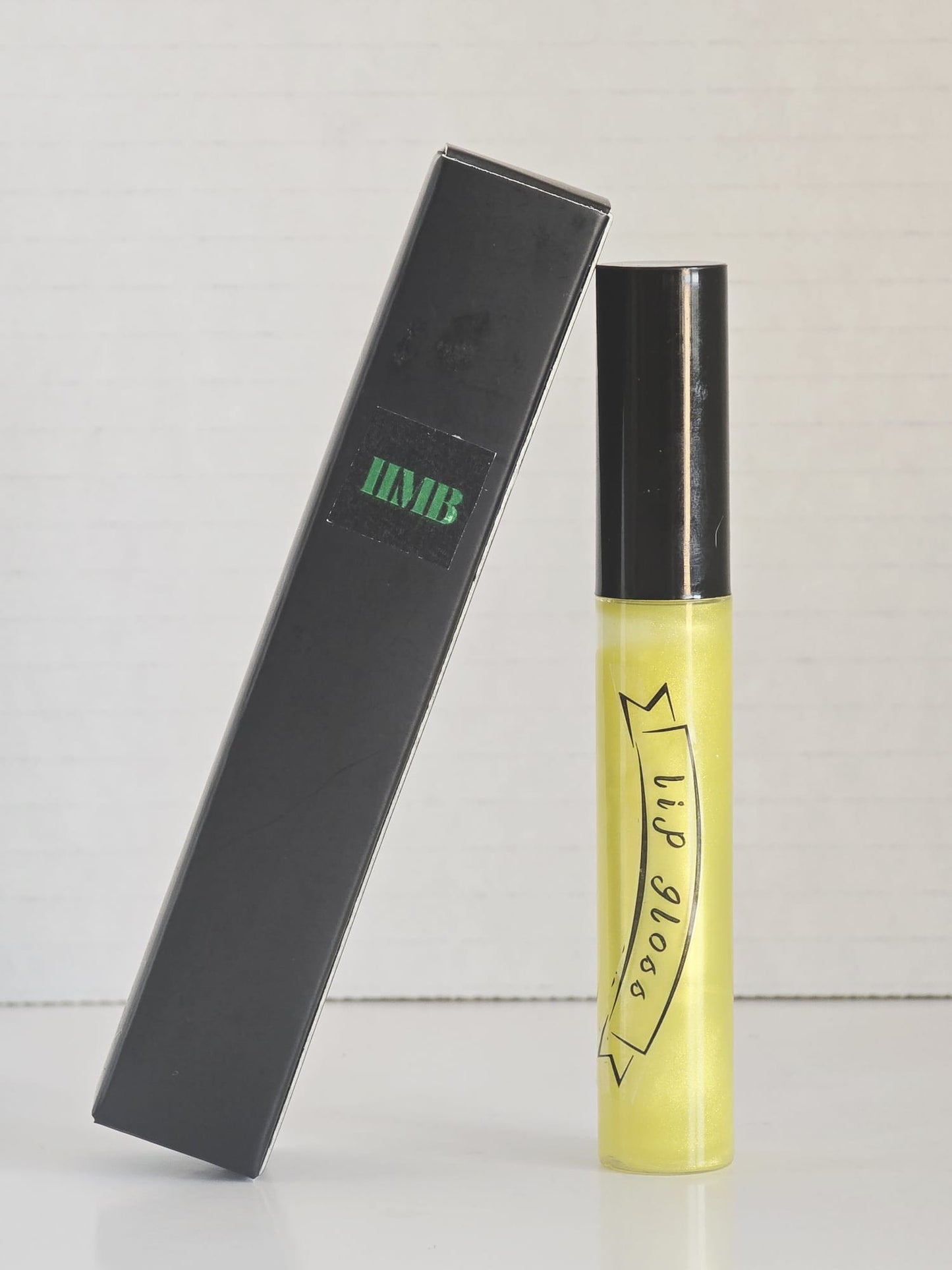 Lip Gloss (w/ applicator)